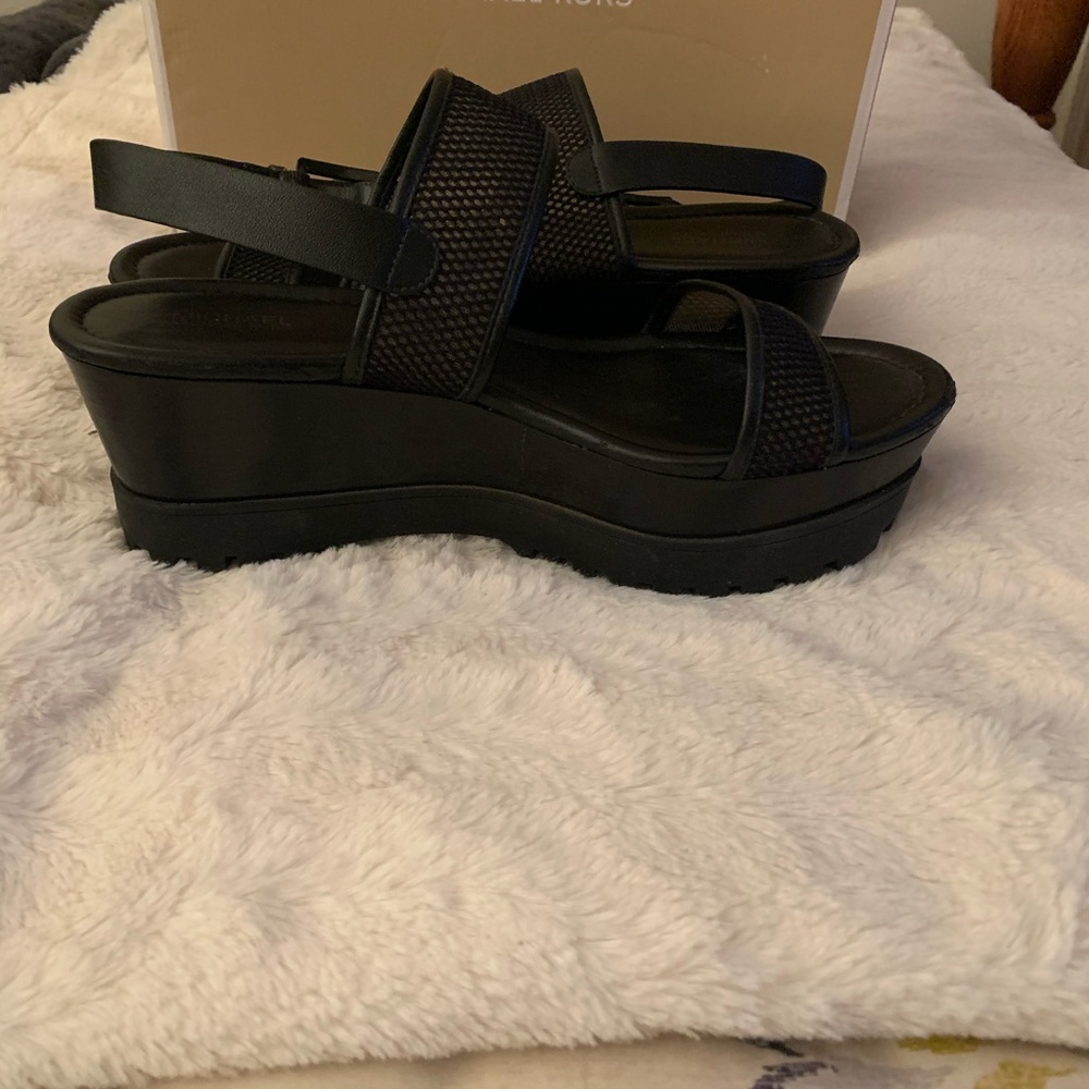 Sandals - Picture 2 of 4